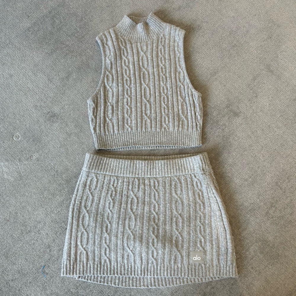ALO Yoga Gray Cable Knit Mini Skirt and Cropped Tank Set - Picture 2 of 5